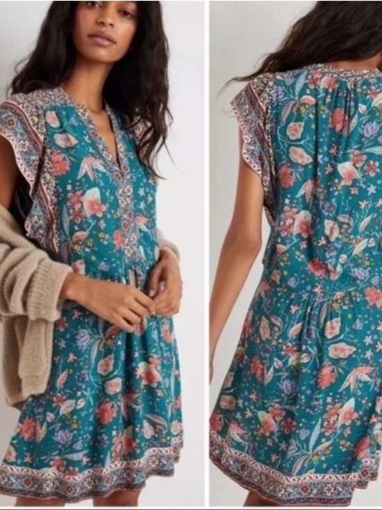 Anthropologie Dresses & Skirts - Anthropologie XS Zenia Green Floral V-Neck Dress